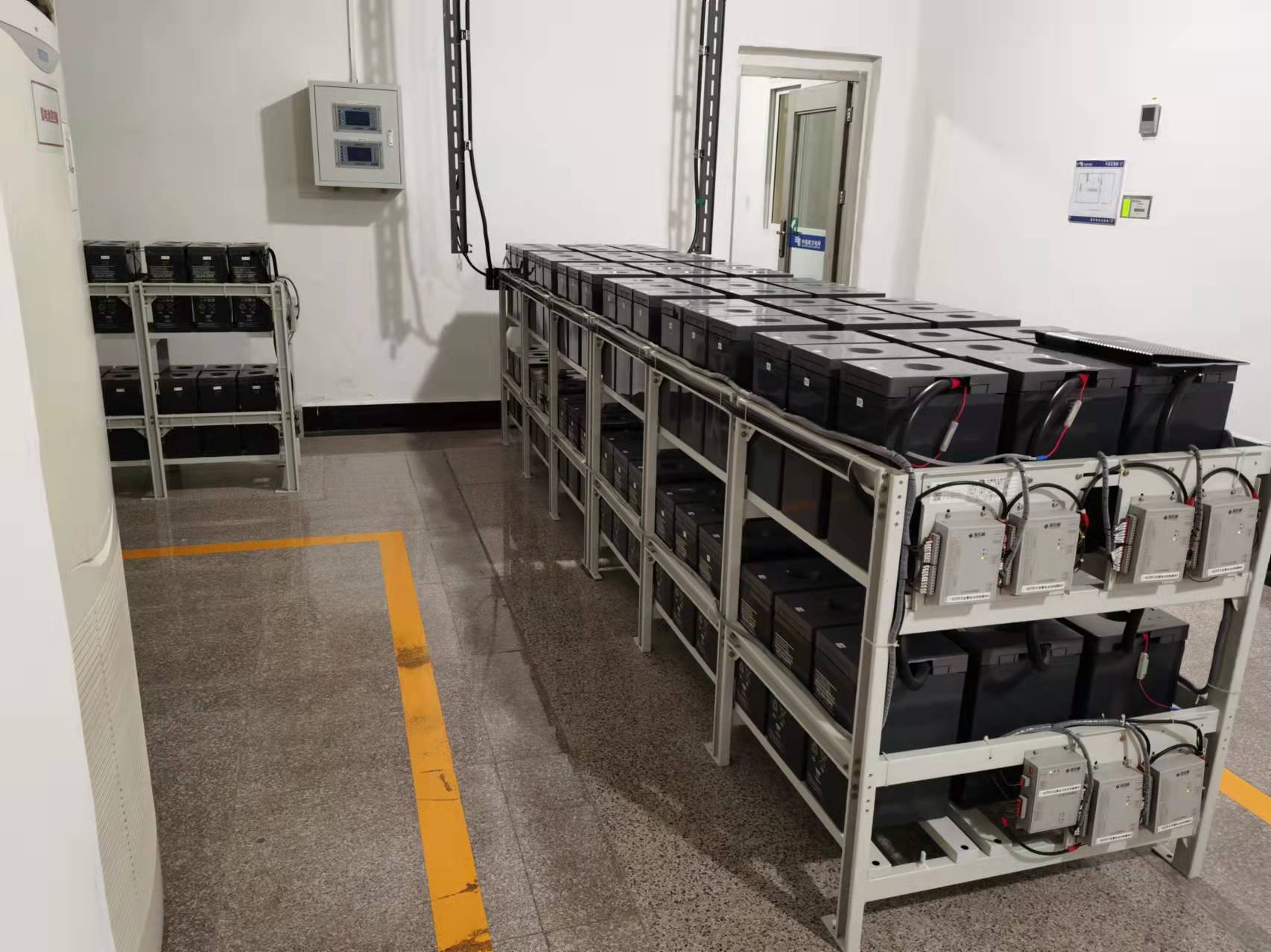 熊猫ups电源如何根据主机功率和待机时间计算电池容量？